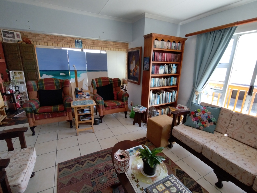 3 Bedroom Property for Sale in Wavecrest Eastern Cape